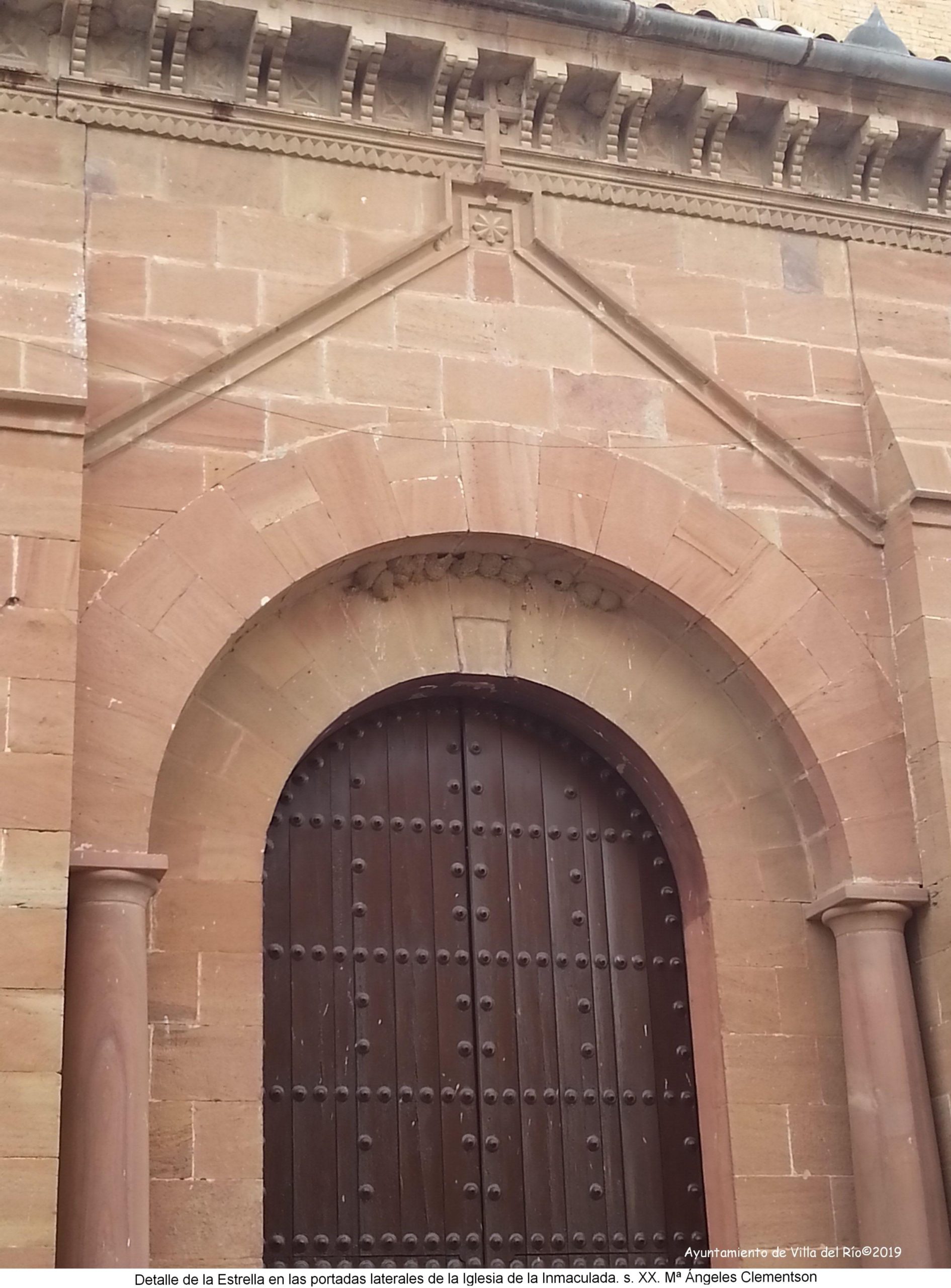 Portada lateral de la Iglesia de la Inmaculada