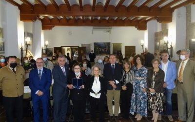 EL AYUNTAMIENTO DISTINGUE A CATALINA SÁNCHEZ GARCÍA, FRANCISCO PINILLA CASTRO E ISABEL AGÜERA ESPEJO-SAAVEDRA CON LA MEDALLA DE ORO DE LA VILLA