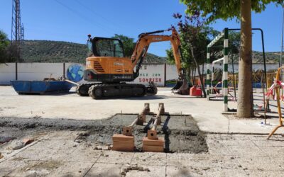 URBANISMO | CONTINÚAN LAS OBRAS DE INSTALACIÓN DE UNA CUBIERTA PARA LA PISTA DEPORTIVA EN EL CEIP POETA MOLLEJA