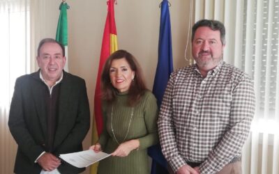 REUNIÓN CON LA DELEGADA TERRITORIAL DE SALUD Y CONSUMO DE LA JUNTA DE ANDALUCÍA