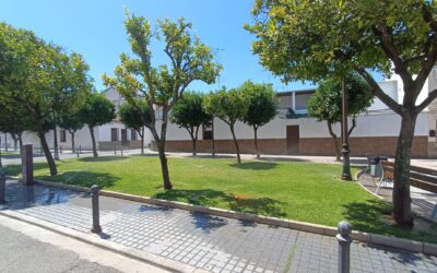 MEDIO AMBIENTE | LABORES DE JARDINERÍA EN LAS INMEDIACIONES DEL CEMENTERIO MUNICIPAL Y EN LA PÉRGOLA DE SAN CARLOS