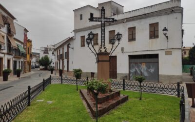 MEDIO AMBIENTE | LABORES DE JARDINERÍA EN EL JARDÍN DEL LIRIO Y LA PLAZA DE LA CRUZ DE LOS MOCITOS