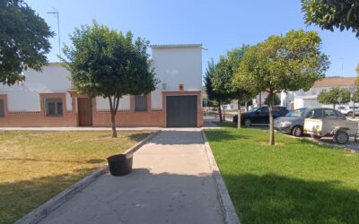 MEDIO AMBIENTE | LABORES DE JARDINERÍA EN EL PARQUE ANEXO A LA CALLE ALMERÍA Y CALLE MÁLAGA