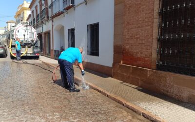 URBANISMO Y MEDIO AMBIENTE | LABORES DE SANEAMIENTO DE IMBORNALES Y ALCANTARILLADO EN LA VÍA PÚBLICA