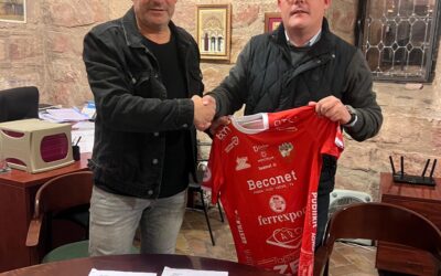 DEPORTES | EL AYUNTAMIENTO FIRMA EL CONVENIO CON EL VILLA DEL RÍO FUTSAL