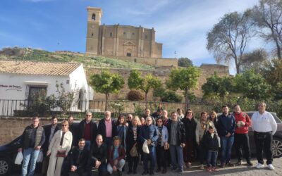 CULTURA | LOS ALUMNOS DE LA ESCUELA MUNICIPAL DE ESCULTURA DESCUBREN LA RIQUEZA PATRIMONIAL Y ARTÍSTICA DE LA LOCALIDAD SEVILLANA DE OSUNA