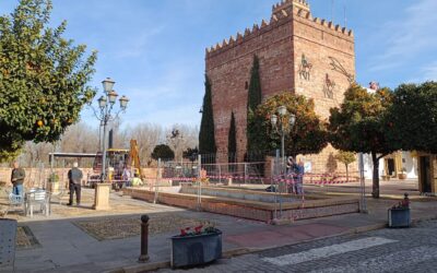 URBANISMO | INTERVENCIÓN EN UNA DE LAS FUENTES DE LA PLAZA DE LA CONSTITUCIÓN PARA EVITAR LA PÉRDIDA DE AGUA Y EL HUNDIMIENTO DE LA ZONA