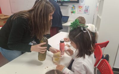 INFANCIA | LOS NIÑOS DE LA LUDOTECA INFANTIL «MUNDO MÁGICO 2.0» DE VILLA DEL RÍO CELEBRAN EL DÍA DE ANDALUCÍA