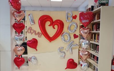 CULTURA | EL PHOTOCALL «CAPÍTULOS DE AMOR» DE LA BIBLIOTECA PÚBLICA MUNICIPAL CONTINÚA RECIBIENDO VISITAS PARA CONOCER LA PROGRAMACIÓN CON MOTIVO DE SAN VALENTÍN