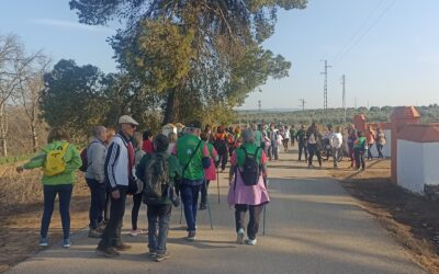 DEPORTES | MEDIO CENTENAR DE SENDERISTAS HAN PARTICIPADO EN LA RUTA CON «PAZ Y AMOR» EN SU IX EDICIÓN AL ARROYO ANDÚJAR