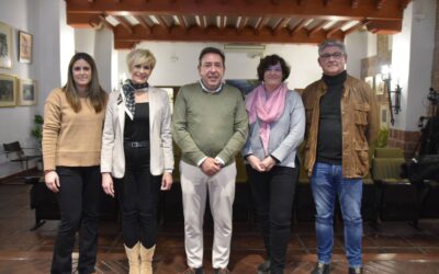 IGUALDAD | LA PSICÓLOGA MARINA GÓMEZ Y EL EDUCADOR SOCIAL ANTONIO BOCERNO ABORDAN LA TEMÁTICA DE LA IGUALDAD EN EL ENCUENTRO FEMINISTA CELEBRADO EN VILLA DEL RÍO CON MOTIVO DEL DÍA INTERNACIONAL DE LA MUJER (8M)