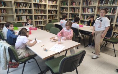CELEBRACIÓN DEL DÍA DE LA MADRE EN LA BIBLIOTECA 